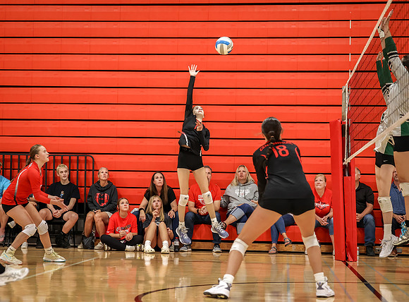 Centennial vs Mounds View Girls B Volleyball 18