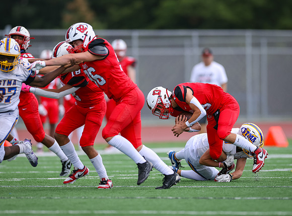 Centennial vs STMA JV Football 217