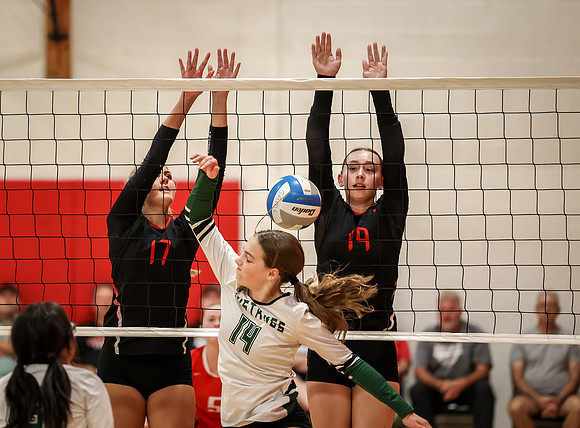 Centennial vs Mounds View Girls B Volleyball 37