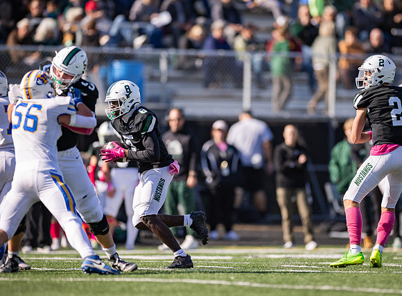 Mounds View vs STMA Varsity Football 128