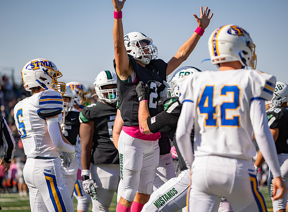 Mounds View vs STMA Varsity Football 160