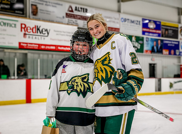 Chisago vs River Lake Stars Varsity Hoc 33