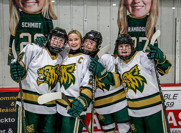 Chisago vs River Lake Stars Varsity Hoc 75