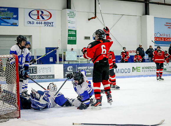 Centennial vs Cambridge Isanti Hockey 220