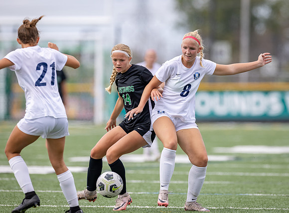 Mounds View vs Blaine Varsity Soccer 234