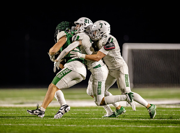 Mounds View vs Park Football 250
