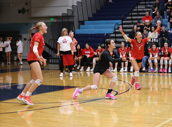 Centennial vs Blaine Girls Varsity Volleyball 221