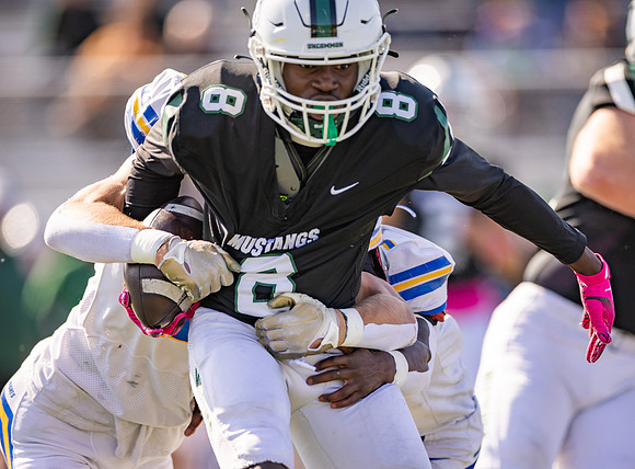 Mounds View vs STMA Varsity Football 84