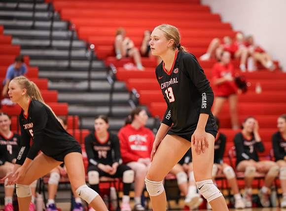 Centennial vs Osseo Girls Varsity Volleyball 190