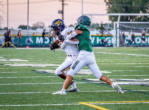 Mounds View vs Totino Grace Varsity Football 215