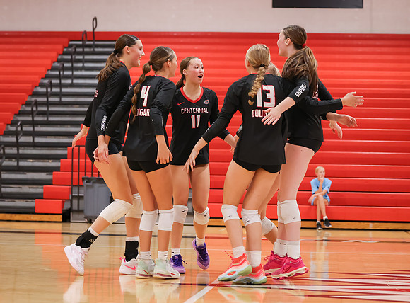 Centennial vs Osseo Girls Varsity Volleyball 92
