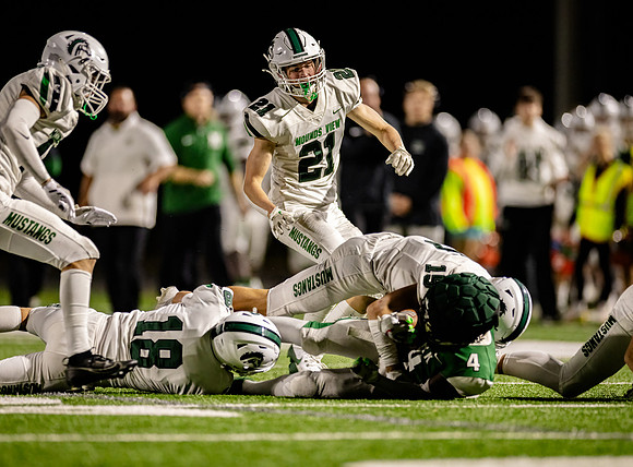 Mounds View vs Park Football 244