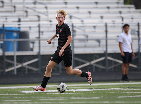 Centennial vs Osseo Varsity Soccer 208