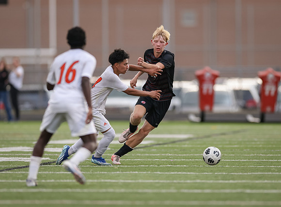 Centennial vs Osseo Varsity Soccer 197