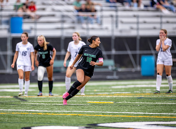 Mounds View vs Blaine Varsity Soccer 298