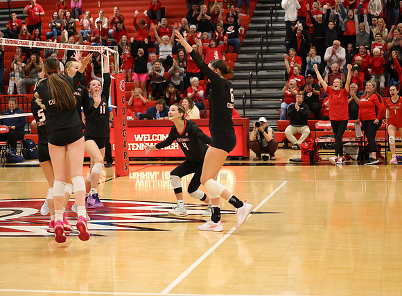 Centennial vs Blaine Girls Varsity Volleyball 330