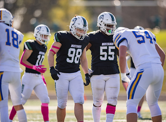 Mounds View vs STMA Varsity Football 111