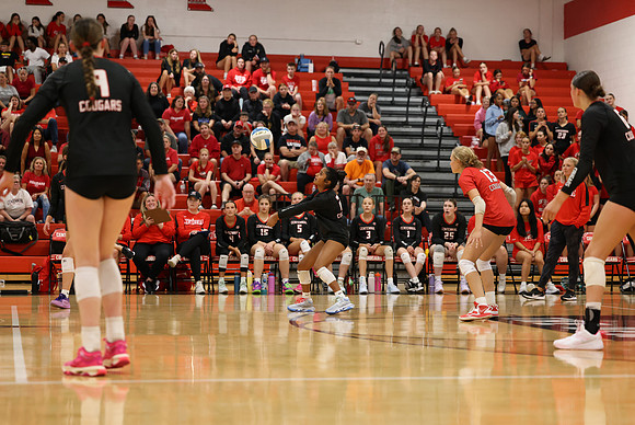 Centennial vs Cambridge-Isanti Girls Varsity Volleyball 183