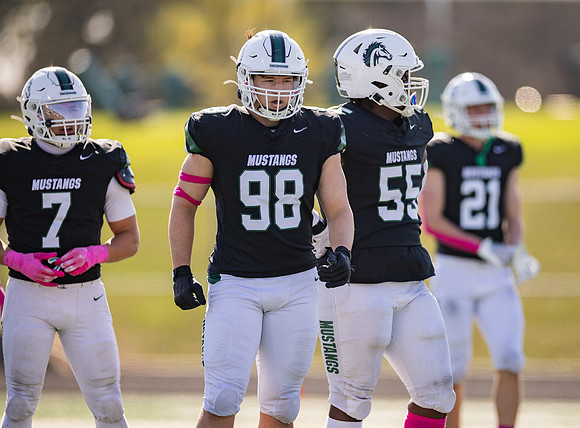 Mounds View vs STMA Varsity Football 110