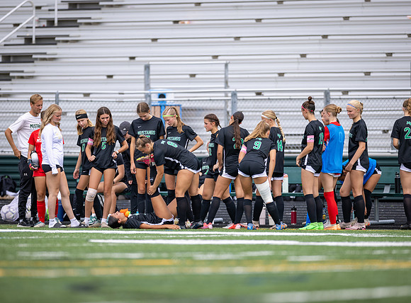 Mounds View vs Blaine Varsity Soccer 175