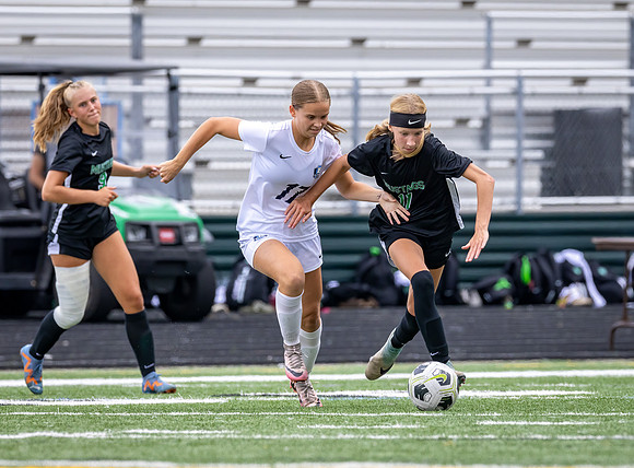 Mounds View vs Blaine Varsity Soccer 112
