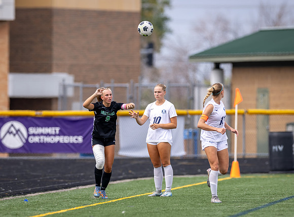 Mounds View vs Blaine Varsity Soccer 209