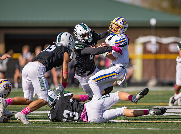 Mounds View vs STMA Varsity Football 176