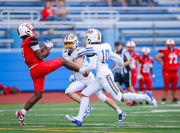 Centennial vs STMA JV Football 232