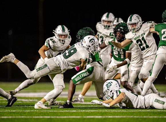 Mounds View vs Park Football 153