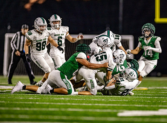 Mounds View vs Park Football 32