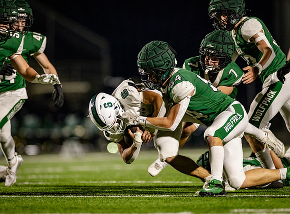 Mounds View vs Park Football 230