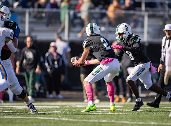 Mounds View vs STMA Varsity Football 127