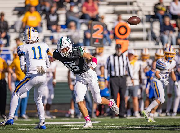 Mounds View vs STMA Varsity Football 291