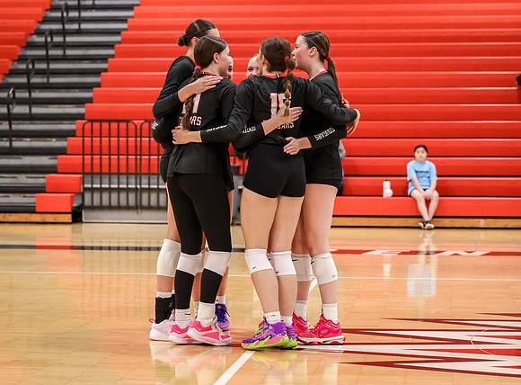 Centennial vs Mounds View Girls Varsity Volleyball 205