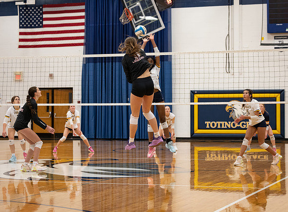 Centennial vs Totino-Grace Girls Varsity Volleyball 196