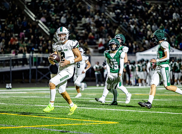 Mounds View vs Park Football 73