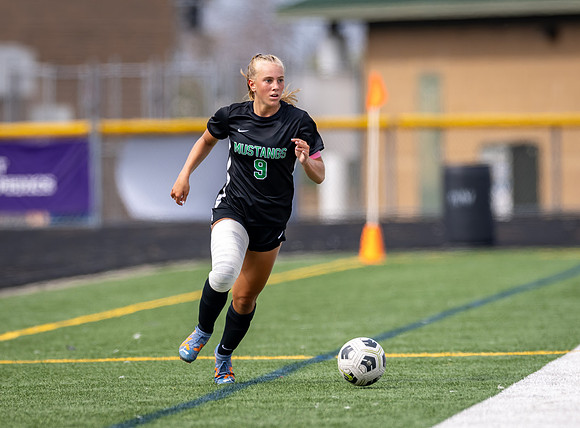 Mounds View vs Blaine Varsity Soccer 219