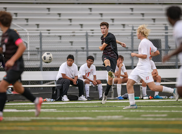 Centennial vs Osseo Varsity Soccer 224