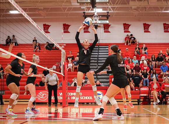Centennial vs Osseo Girls Varsity Volleyball 181