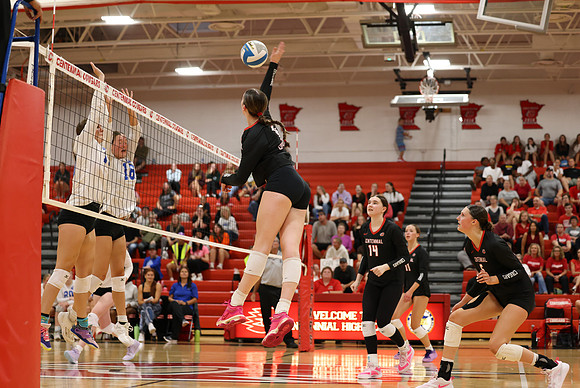 Centennial vs Cambridge-Isanti Girls Varsity Volleyball 180