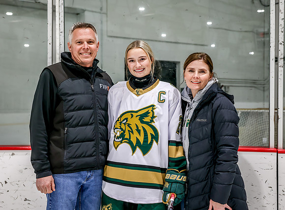 Chisago vs River Lake Stars Varsity Hoc 62