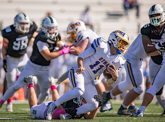 Mounds View vs STMA Varsity Football 63