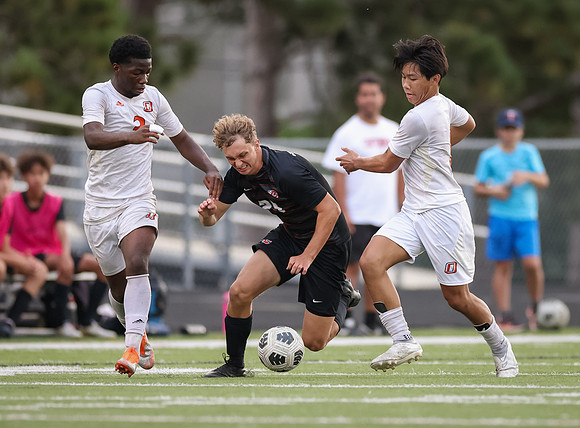 Centennial vs Osseo Varsity Soccer 203