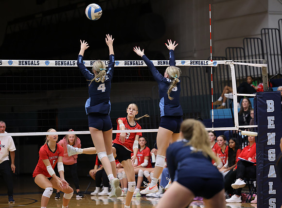 Centennial vs Blaine Girls Varsity Volleyball 150