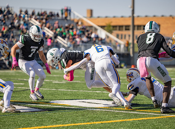 Mounds View vs STMA Varsity Football 142