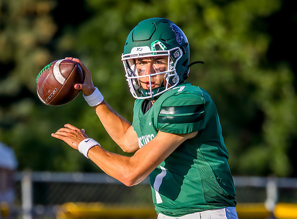 Mounds View vs Totino Grace Varsity Football 16