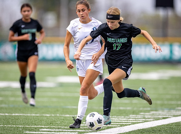 Mounds View vs Blaine Varsity Soccer 270