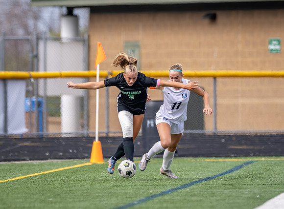 Mounds View vs Blaine Varsity Soccer 212