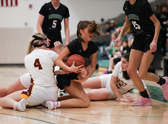 Mounds View vs Forest Lake Varsity Basketball 102