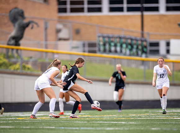 Mounds View vs Blaine Varsity Soccer 260